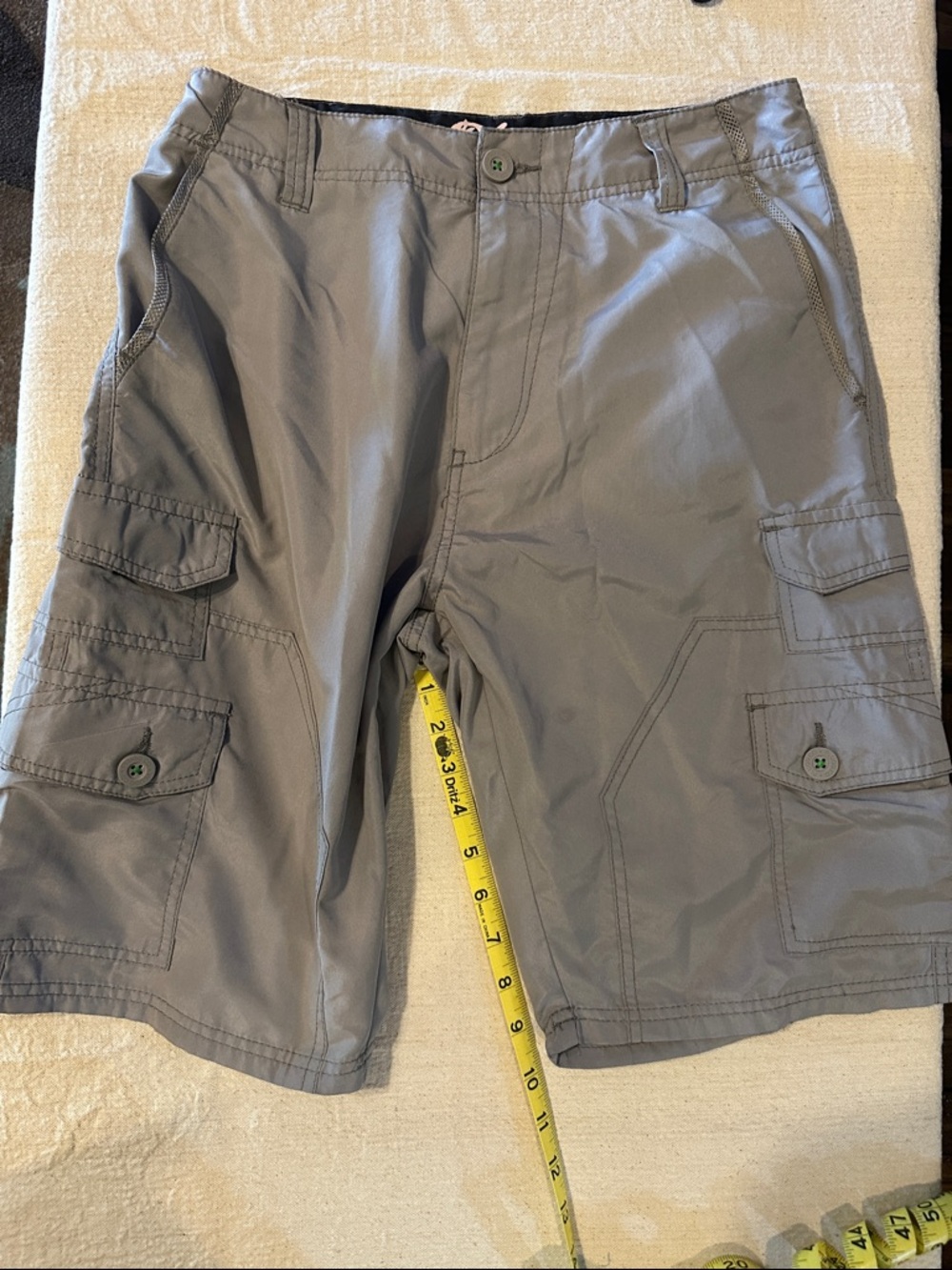 Plugg Gray Men's Cargo Shorts with Multiple Pockets